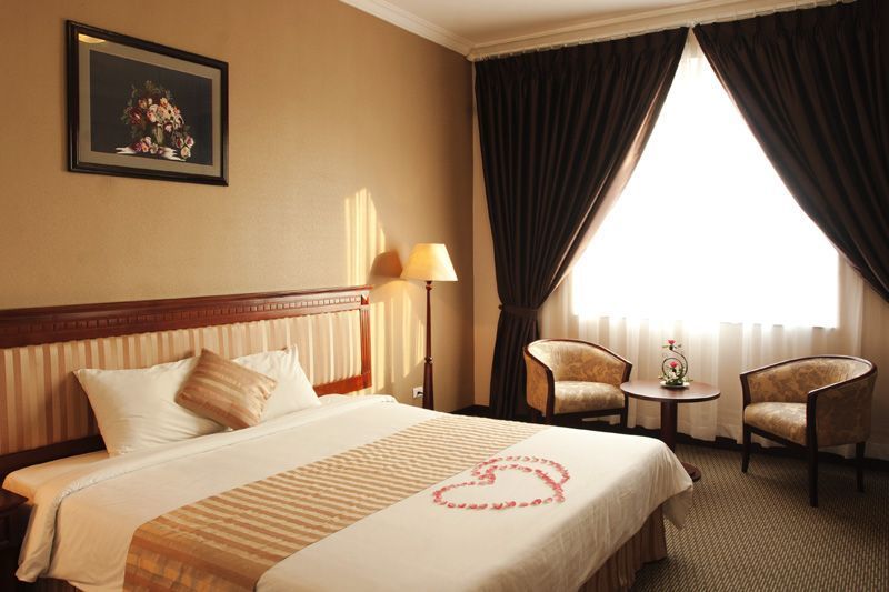 Aloha Halong Hotel Ha Long Exterior photo