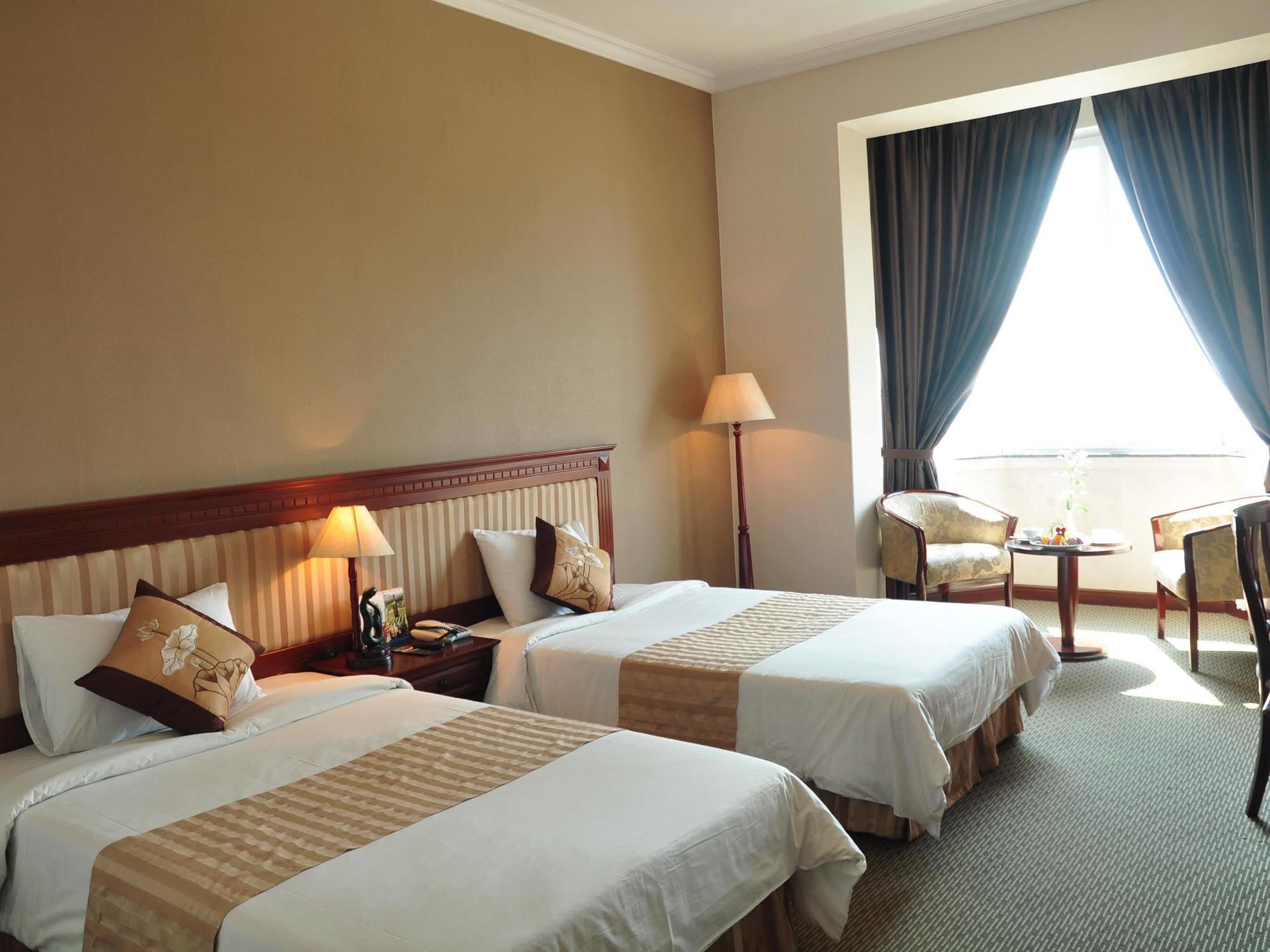 Aloha Halong Hotel Ha Long Exterior photo
